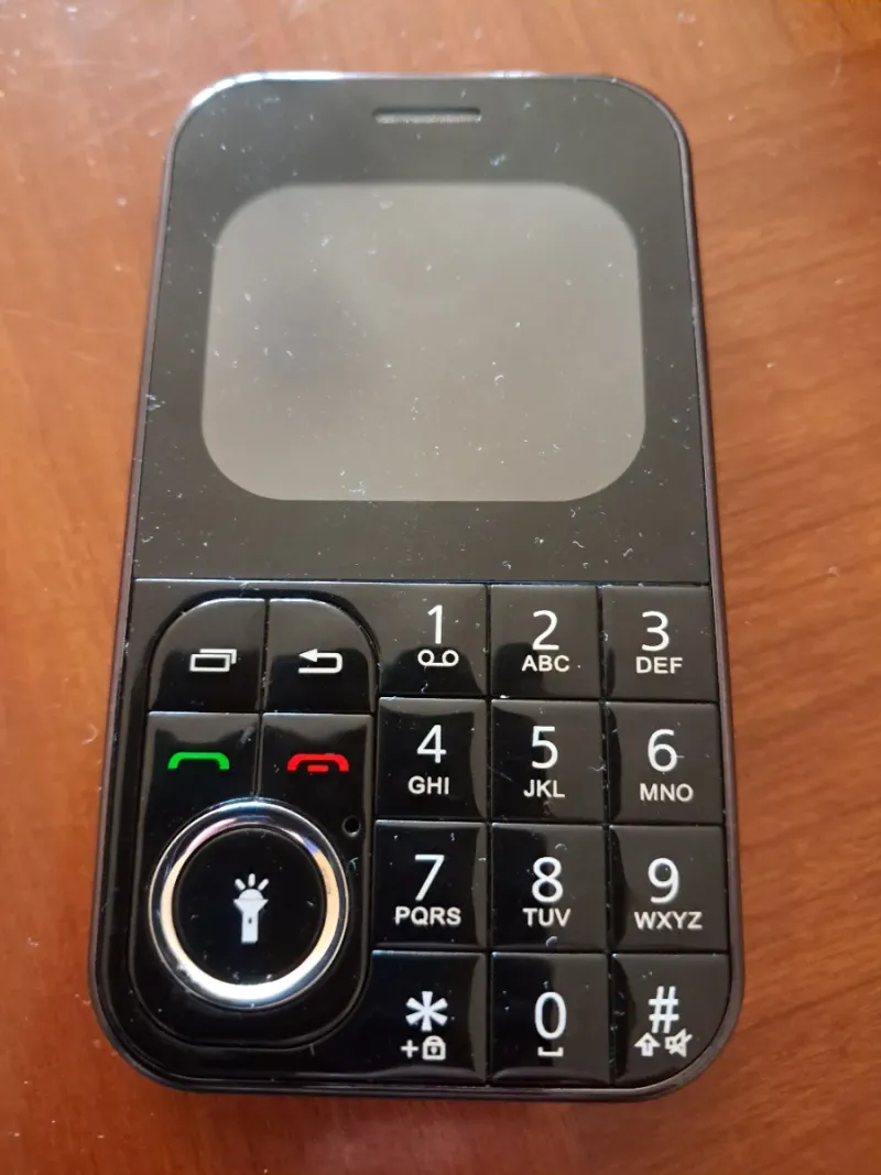 Teléfono móvil negro pequeño