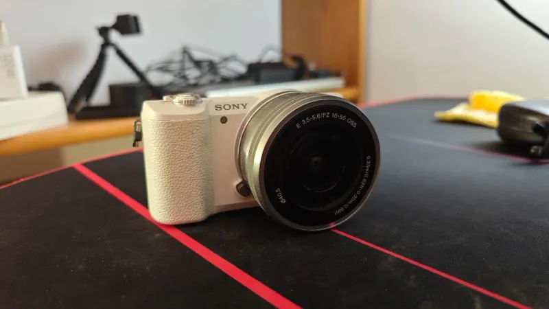 Sony Alpha 5100 Blanca + Batería Dummy + Cam Link afbeelding 2