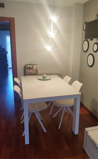 Mesa comedor cristal y patas metálicas