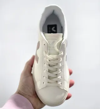 Zapatillas Veja Blanco y Oro Rosa