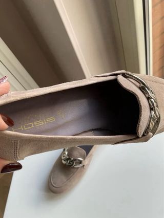 Mocassini donna camoscio HOSIS con catena