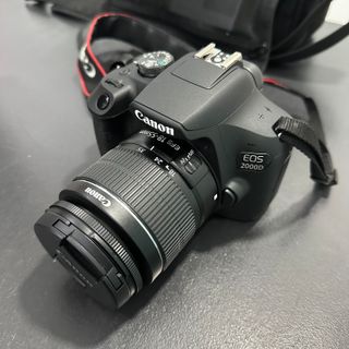 Canon EOS 2000D + Lente 18-55mm + Bolsa