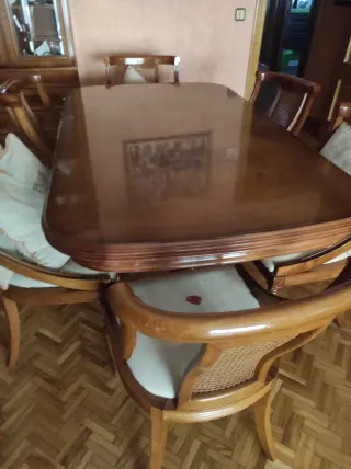 Mesa y 6 sillones comedor madera