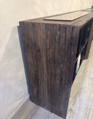 2 Consolas de madera reciclada y metal.