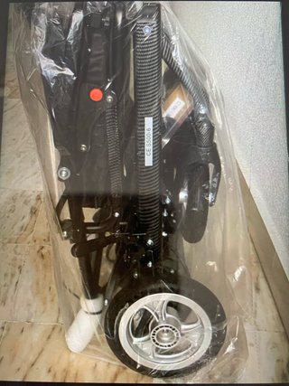 Silla de ruedas eléctrica ligera