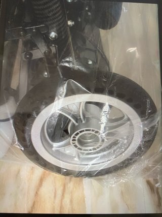 Silla de ruedas eléctrica ligera