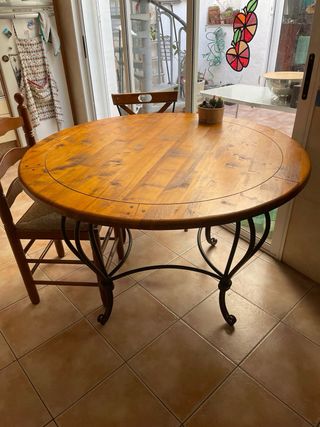 Mesa madera maciza  y hierro forjado + 6 sillas