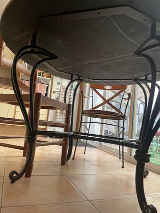 Mesa madera maciza  y hierro forjado + 6 sillas