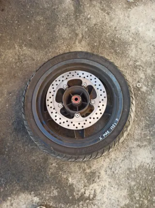 Llanta Yamaha X Max 125 D