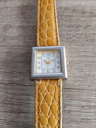 Reloj SUR Cuadrado Correa Amarilla