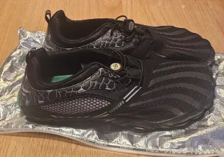 Zapatillas Saguaro Negras y Grises Talla 42