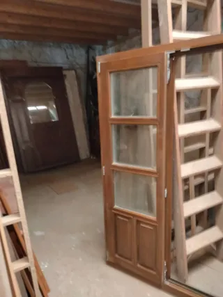 Balconera de madera con cristales