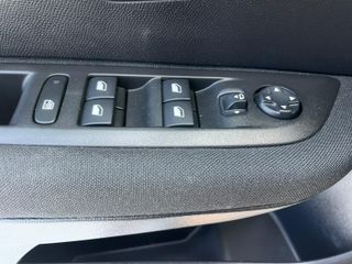 Peugeot 208 BlueHDi 100 cv. -Accidentado- 8.500€