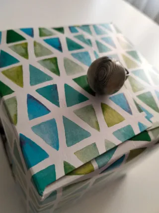 Anillo ajustable con piedra gris