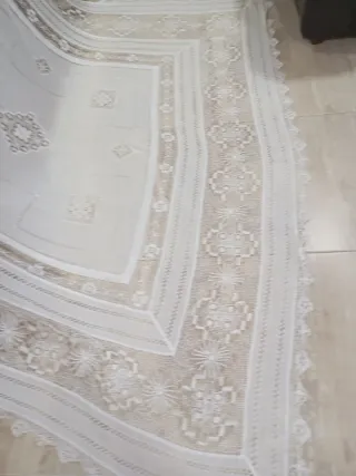 Colcha artesanal bolillos antigua