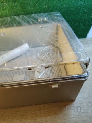 Caja de Conexiones de Plástico Transparente