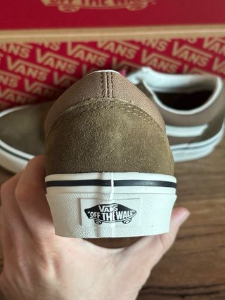 Vans Old Skool Marrones con Cordones Rosas