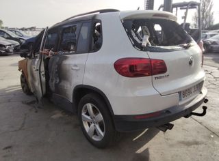 1809108 volkswagen piloto trasero izquierdo tiguan