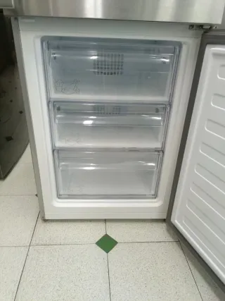 Nevera marca Grundig 202/60cm clase A+ garantia