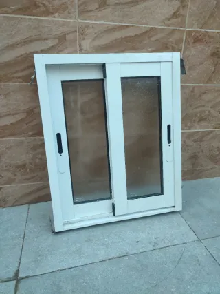 Ventana corredera aluminio blanca