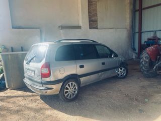 Opel Zafira 2002 2.0 DTI