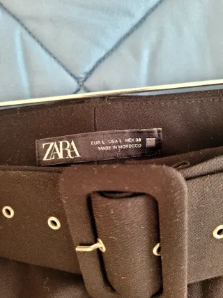 Pantalones Zara Beige y Negro con Cinturón