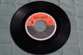 Emilio Pericoli - Un'ora sola ti vorrei / Fiorin F