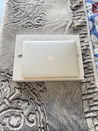 MacBook Pro 13” i7 / 16GB RAM / SSD