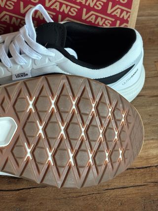 Vans Ultrarange 2.0 Zapatillas Blancas y Negras