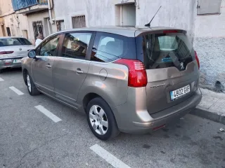 Peugeot 5008 2010