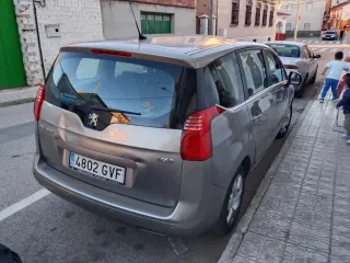 Peugeot 5008 2010
