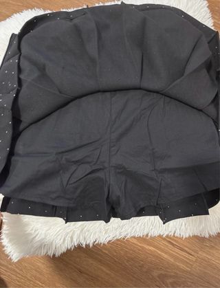 Falda negra con brillantes