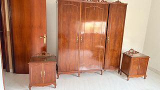 Armario de dormitorio y 2 mesitas
