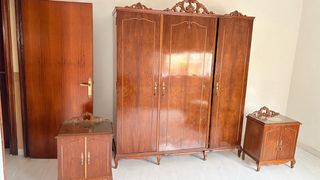 Armario de dormitorio y 2 mesitas
