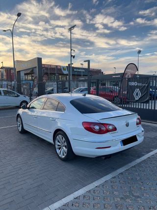 Volkswagen Passat CC 2011