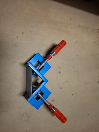 Escuadra de ensamblaje URKO 30x30