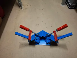 Escuadra de ensamblaje URKO 30x30