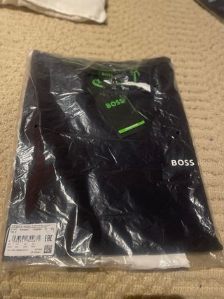 Camiseta BOSS Negra V-Neck