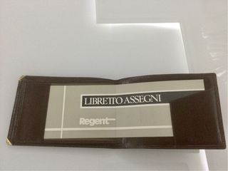 Portafogli in pelle marrone con porta assegni