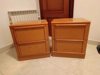 Mesitas de noche de madera