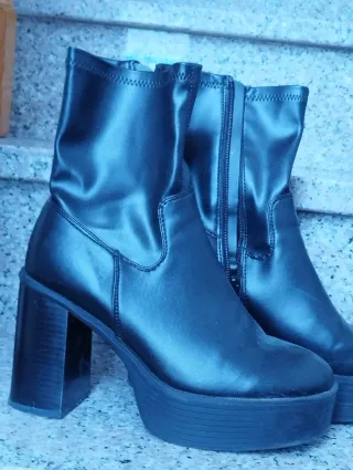 Botines Pimkie negros plataforma tacón