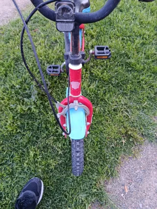 Bicicleta infantil Paw Patrol roja