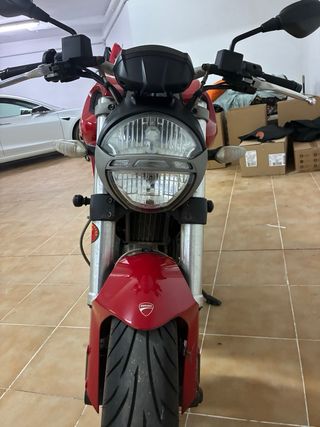 Ducati Monster 796 Roja 2011