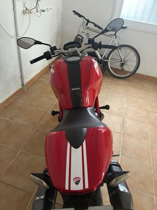 Ducati Monster 796 Roja 2011