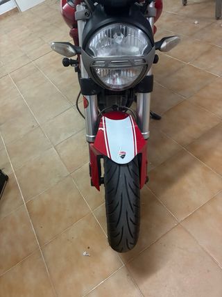 Ducati Monster 796 Roja 2011