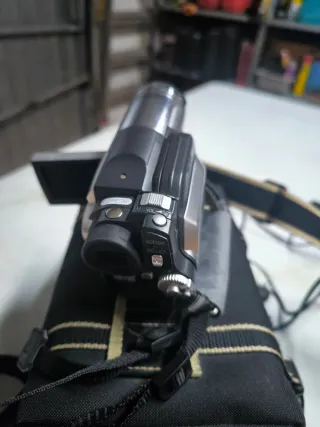 Cámara Hitachi MULTI FORMAT+