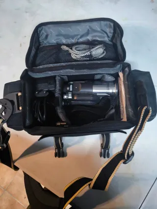 Cámara Hitachi MULTI FORMAT+