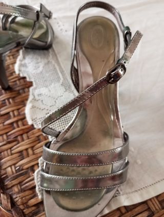 Sandalias plateadas mujer