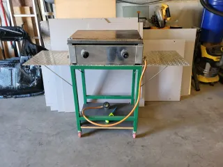 Plancha de gas con mesa abatible