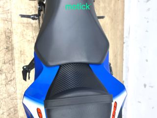 SUZUKI GSX R600